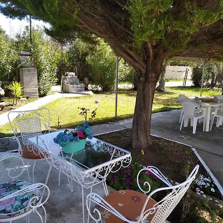 Hébergement de vacances Kalyves, 2 Bedrooms, Sleeps 6, 700sqmgarden, 180m From
