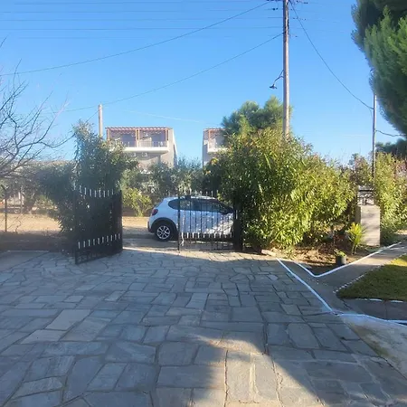 Kalyves, 2 Bedrooms, Sleeps 6, 700sqmgarden, 180m From Hébergement de vacances