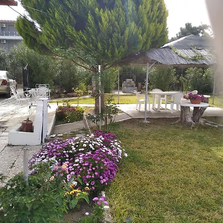 Kalyves, 2 Bedrooms, Sleeps 6, 700sqmgarden, 180m From Hébergement de vacances Kalyves Polygyrou