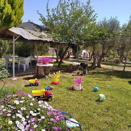 Kalyves, 2 Bedrooms, Sleeps 6, 700sqmgarden, 180m From Дом отдыха