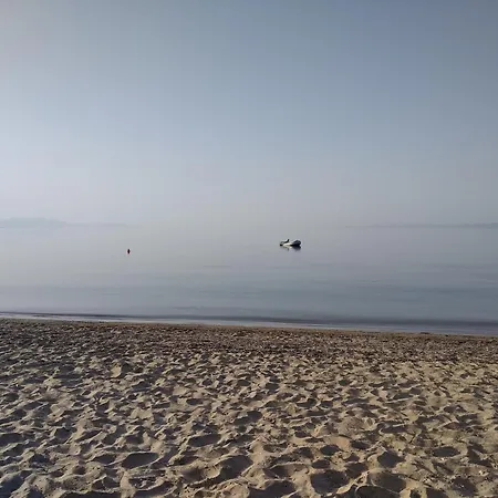 Дом отдыха Kalyves, 2 Bedrooms, Sleeps 6, 700sqmgarden, 180m From *