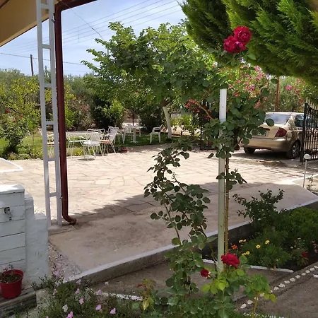 Kalyves, 2 Bedrooms, Sleeps 6, 700sqmgarden, 180m From Hébergement de vacances
