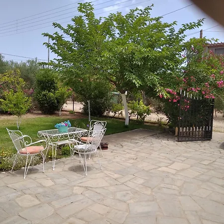Kalyves, 2 Bedrooms, Sleeps 6, 700sqmgarden, 180m From Дом отдыха