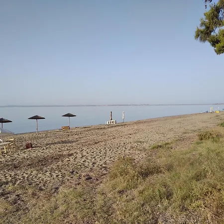 Kalyves, 2 Bedrooms, Sleeps 6, 700sqmgarden, 180m From Hébergement de vacances