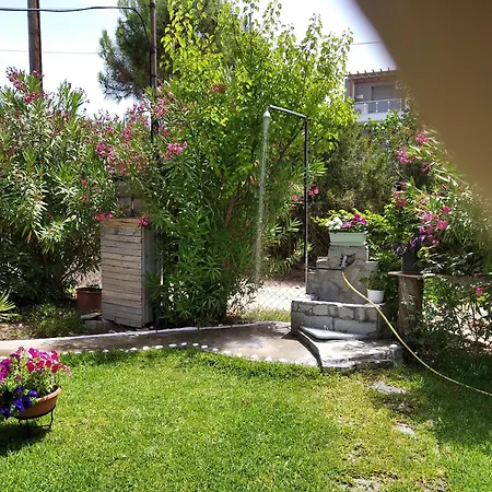 Kalyves, 2 Bedrooms, Sleeps 6, 700sqmgarden, 180m From