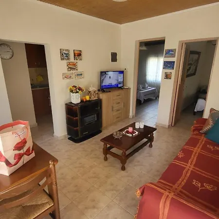 Kalyves, 2 Bedrooms, Sleeps 6, 700sqmgarden, 180m From * Kalyves Polygyrou