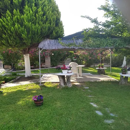 Kalyves, 2 Bedrooms, Sleeps 6, 700sqmgarden, 180m From Semesterbostad *