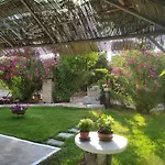 Kalyves, 2 Bedrooms, Sleeps 6, 700sqmgarden, 180m From 度假居 Kalyves Polygyrou